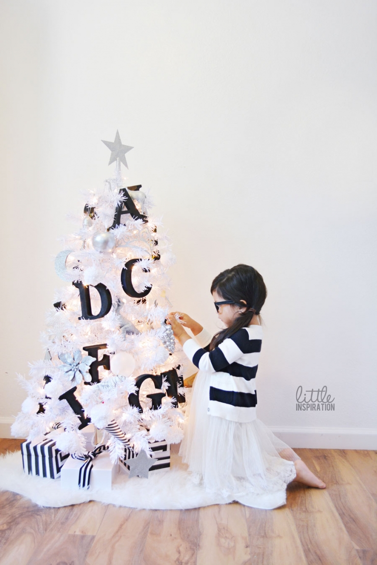 Alphabet-Christmas-Tree-Theme
