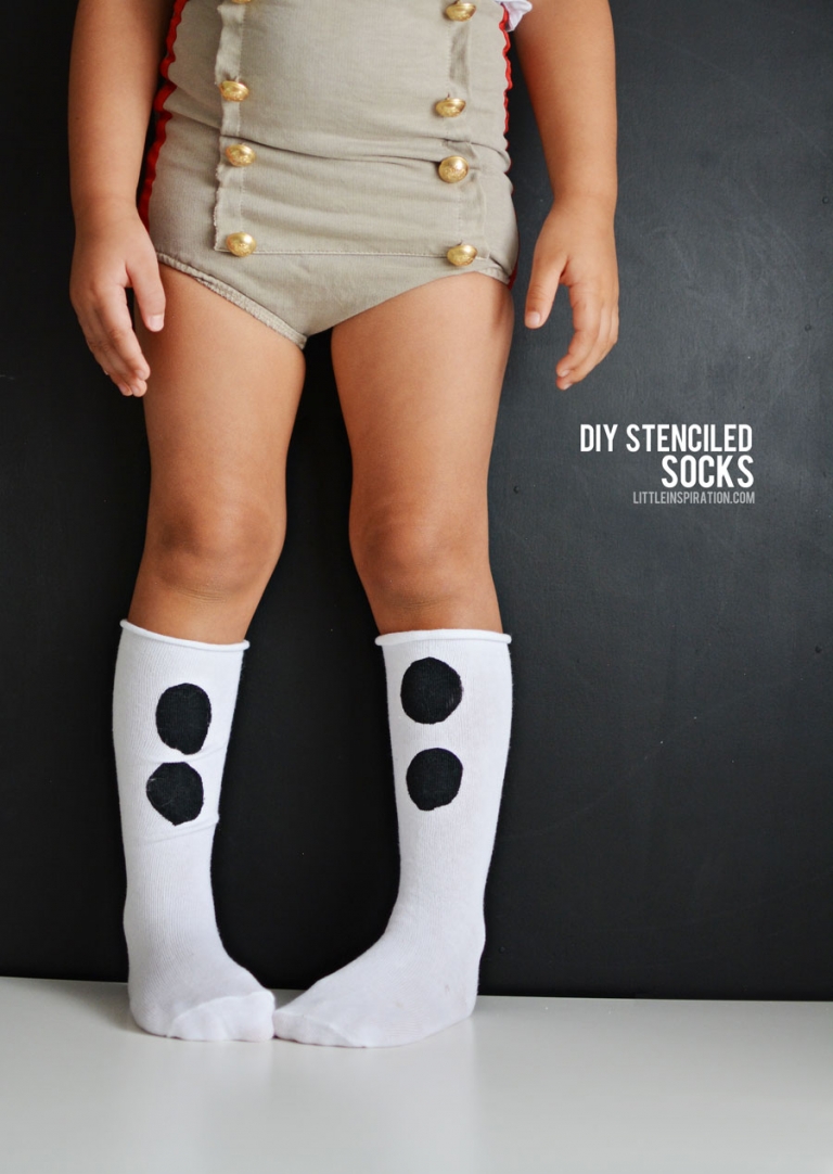 DIY-Stenciled-Socks-Tutorial
