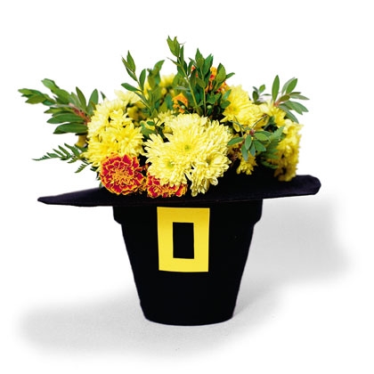 1 pilgrim-hat-centerpiece-thanksgiving-craft-photo-420-FF1102TABLEA02