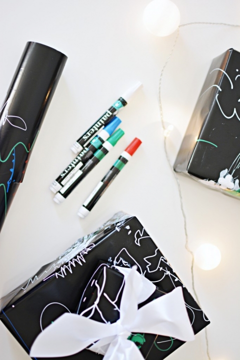 DIY-Christmas-Gift-Wrapping-Paper