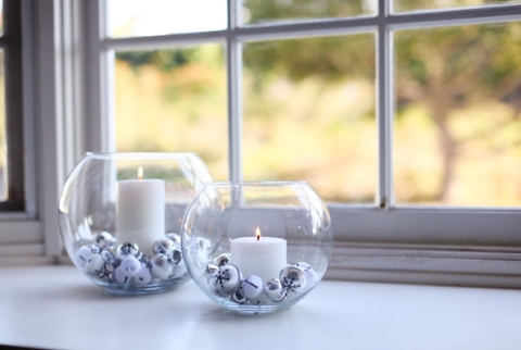 Evite-Candle-Vases-with-Ornaments